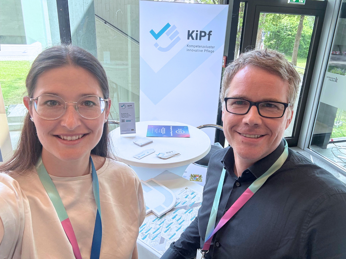 Das KiPf-Team auf dem Pflege- und Gesundheitskongress Because We Care in Augsburg